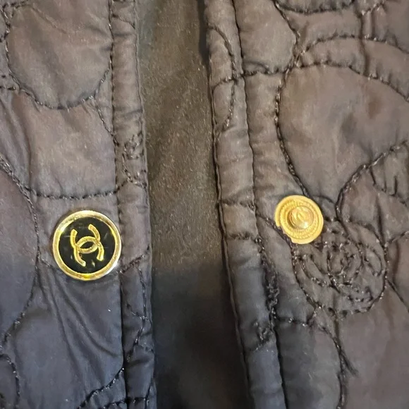 CHANEL Black Quilted Jacket - Picture 10 of 13